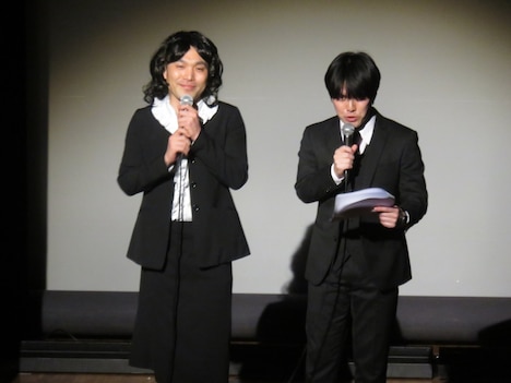 MCを担当したラブレターズ。