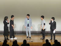 「うしろシティの好きなコント選んでもらいましたライブ2」のワンシーン。