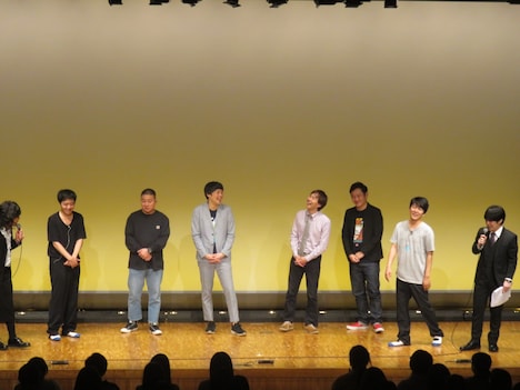 「うしろシティの好きなコント選んでもらいましたライブ2」のワンシーン。