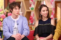 左から宮沢氷魚、滝沢カレン。(c)日本テレビ