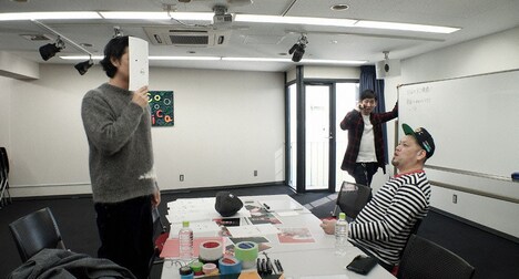 新ネタの打ち合わせをする斎藤工、NON STYLE石田、野性爆弾くっきー。