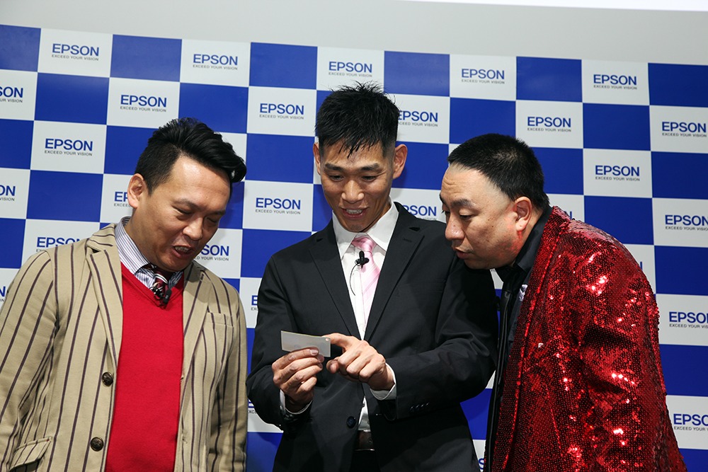 （左から）COWCOW善し、レイザーラモン。