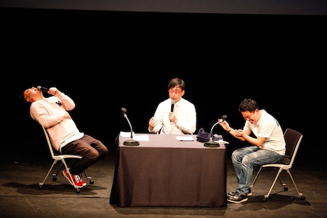 おいでやす小田(中央)が語るヌートリアのエピソードに爆笑するダイアン。(撮影:日吉"JP"純平)