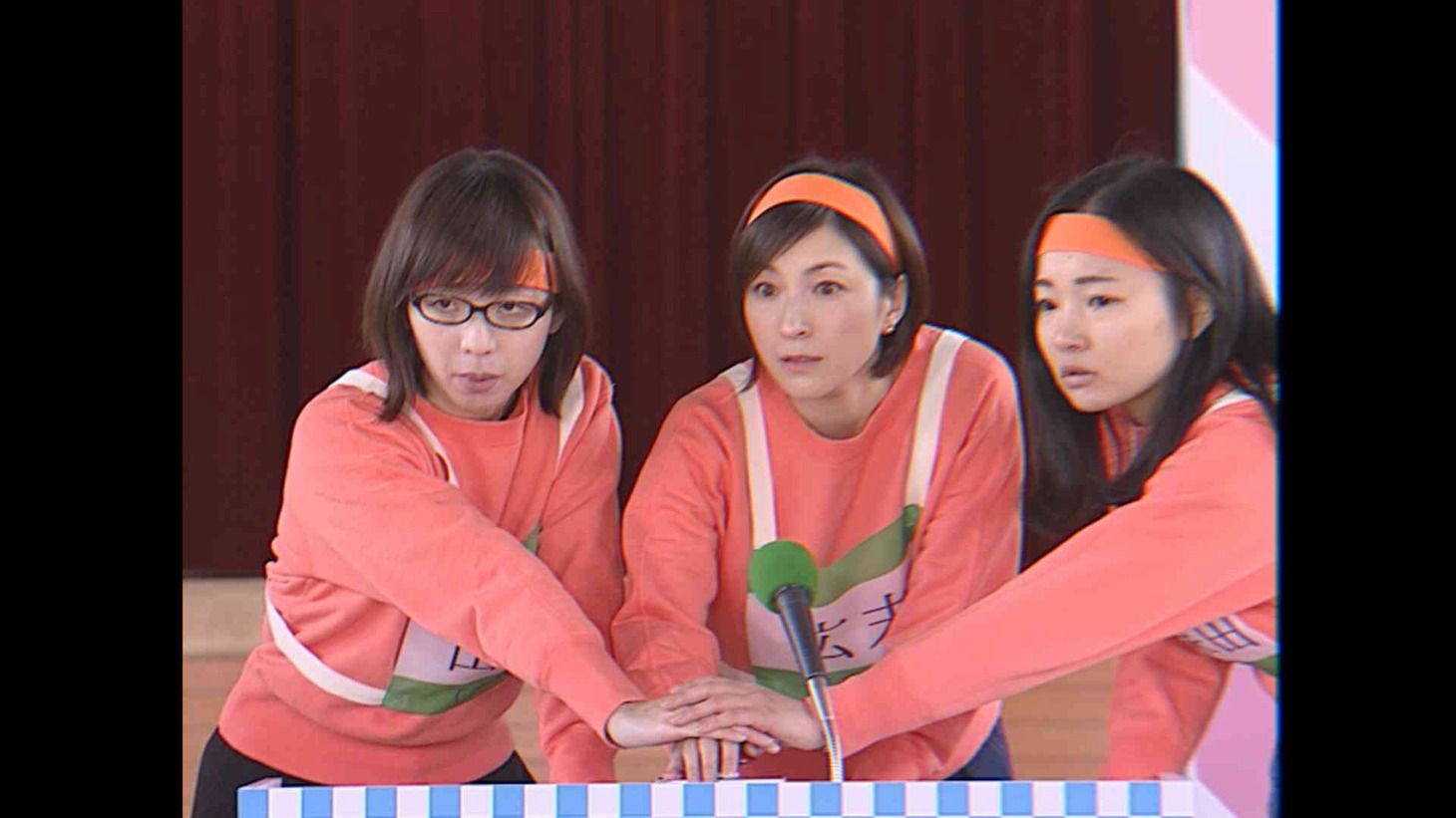 Web動画「のんある気分『クイズ番組風あるある』15秒 広末涼子 秋山竜次 サントリー」のワンシーン。