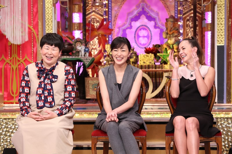左から森三中・大島、板谷由夏、土屋アンナ。(c)日本テレビ