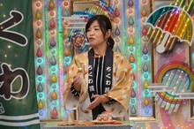 「アメトーーク！」でちくわの魅力を語る大久保佳代子。(c)テレビ朝日