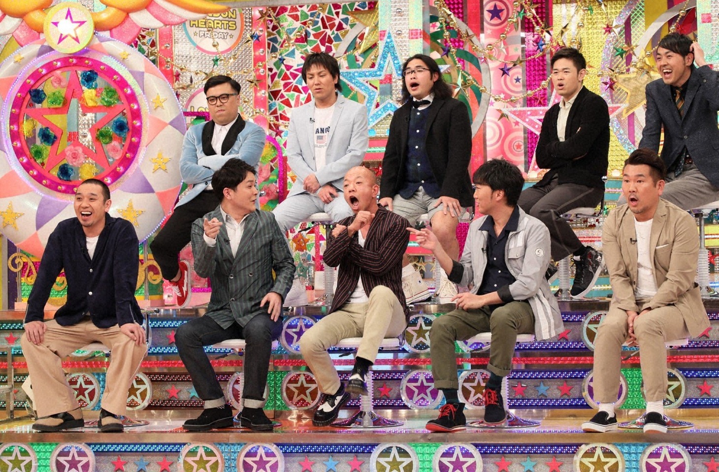 「金曜★ロンドンハーツ」の「たまにはホメてくれよGP」に出演する芸人たち。(c)テレビ朝日