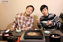 左から月亭八光、東貴博。