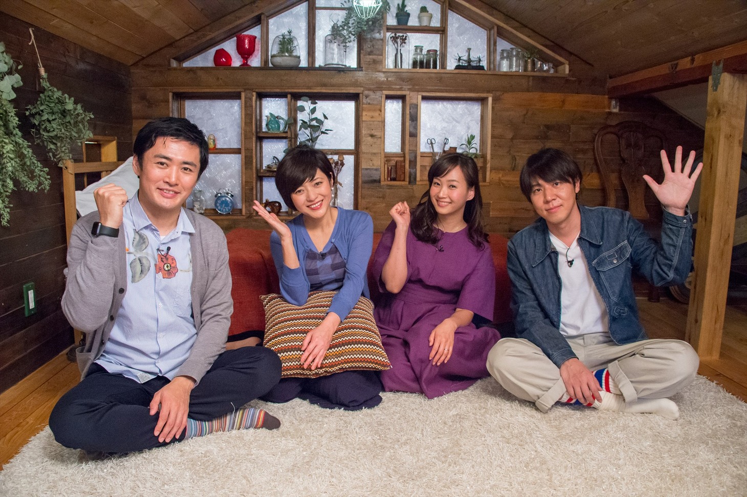 （左から）劇団ひとり、三田寛子、藤本美貴、ロッチ・コカド。(c)関西テレビ