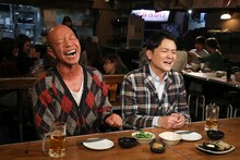 （左から）バイきんぐ小峠、千鳥ノブ。(c)関西テレビ