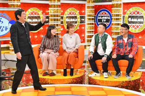 右から山下さん、次長課長・河本。(c)MBS