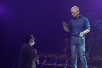 新CM「アプリ開発者」篇の撮影中の様子。