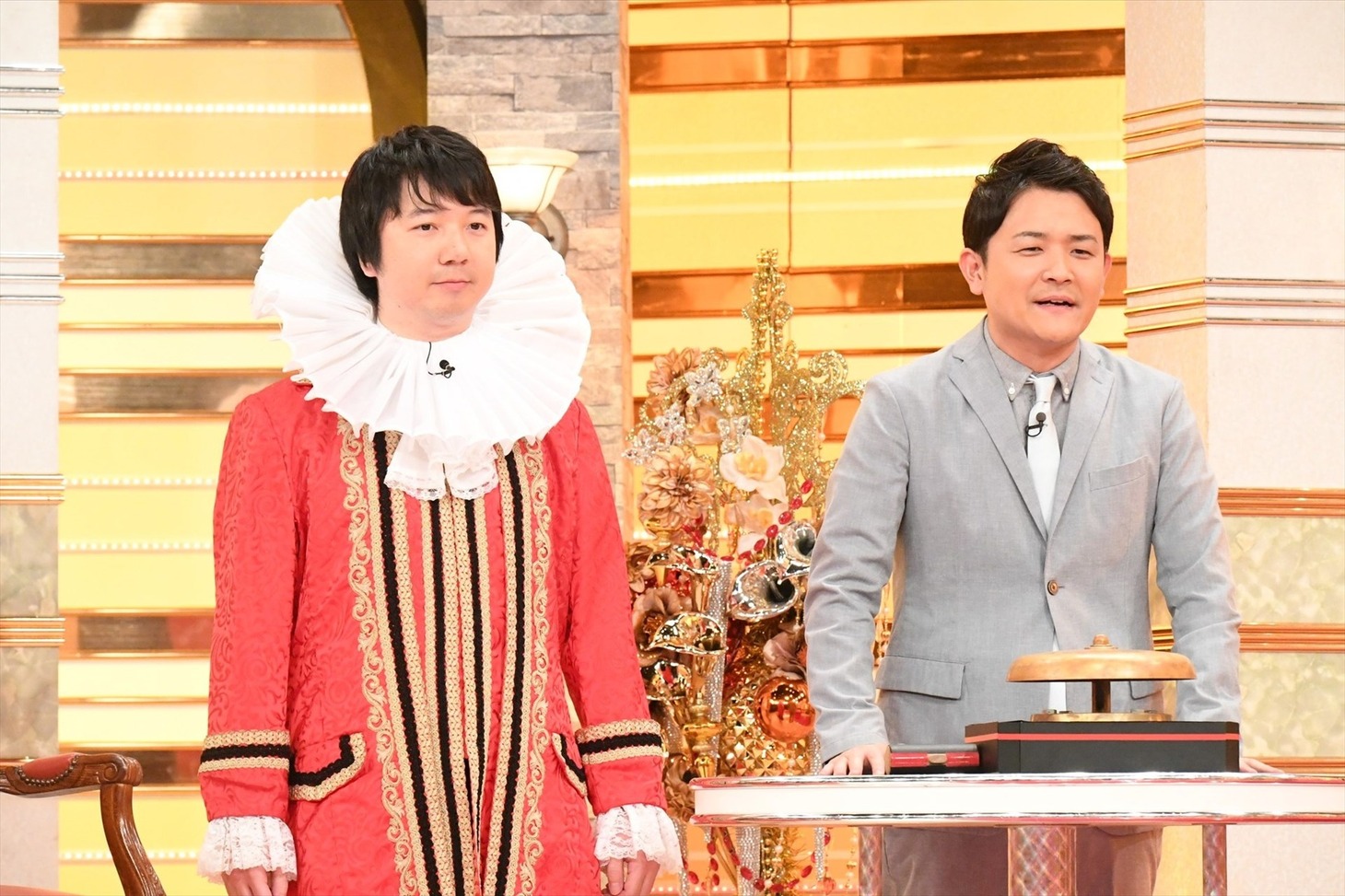 （左から）“オーガーナイザー相田”に扮する三四郎・相田、千鳥ノブ。(c)テレビ朝日