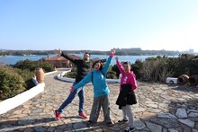 左から東野幸治、ベッキー、ナインティナイン岡村。