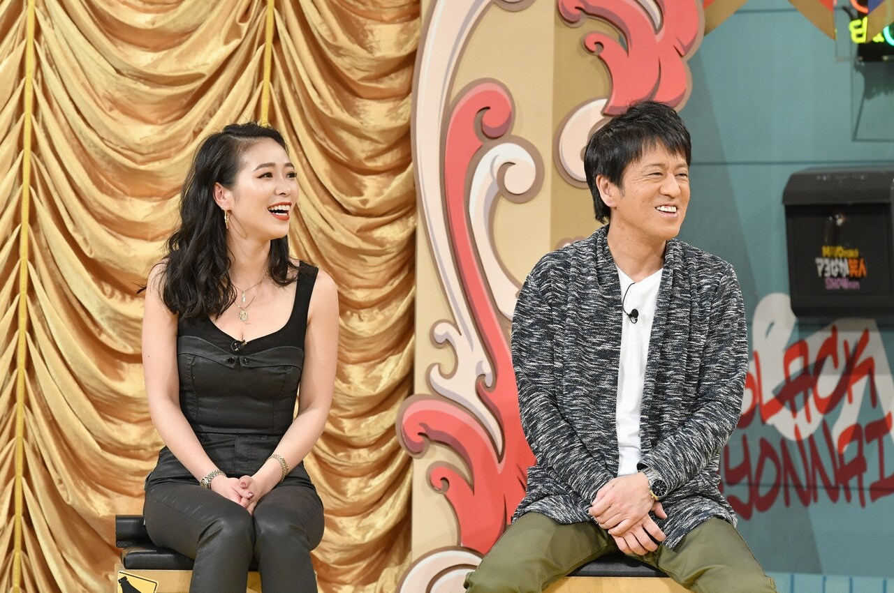 左から紅蘭、ブラックマヨネーズ吉田。(c)読売テレビ