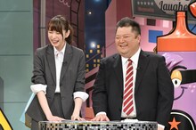 左から宮田聡子、ブラックマヨネーズ。(c)読売テレビ