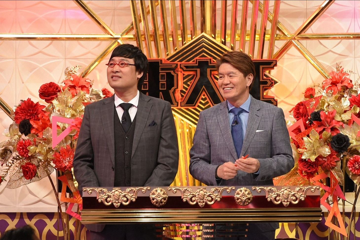 MCの（左から）南海キャンディーズ山里、ヒロミ。(c)TBS