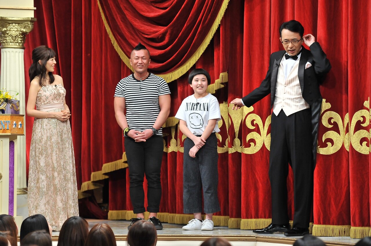 左から白石美帆、完熟フレッシュ、福澤朗。(c)日本テレビ