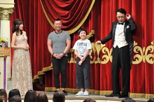 左から白石美帆、完熟フレッシュ、福澤朗。(c)日本テレビ