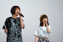 左から大地葉、篠田みなみ。