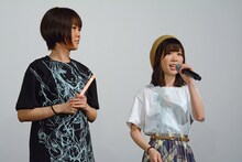 左から大地葉、篠田みなみ。