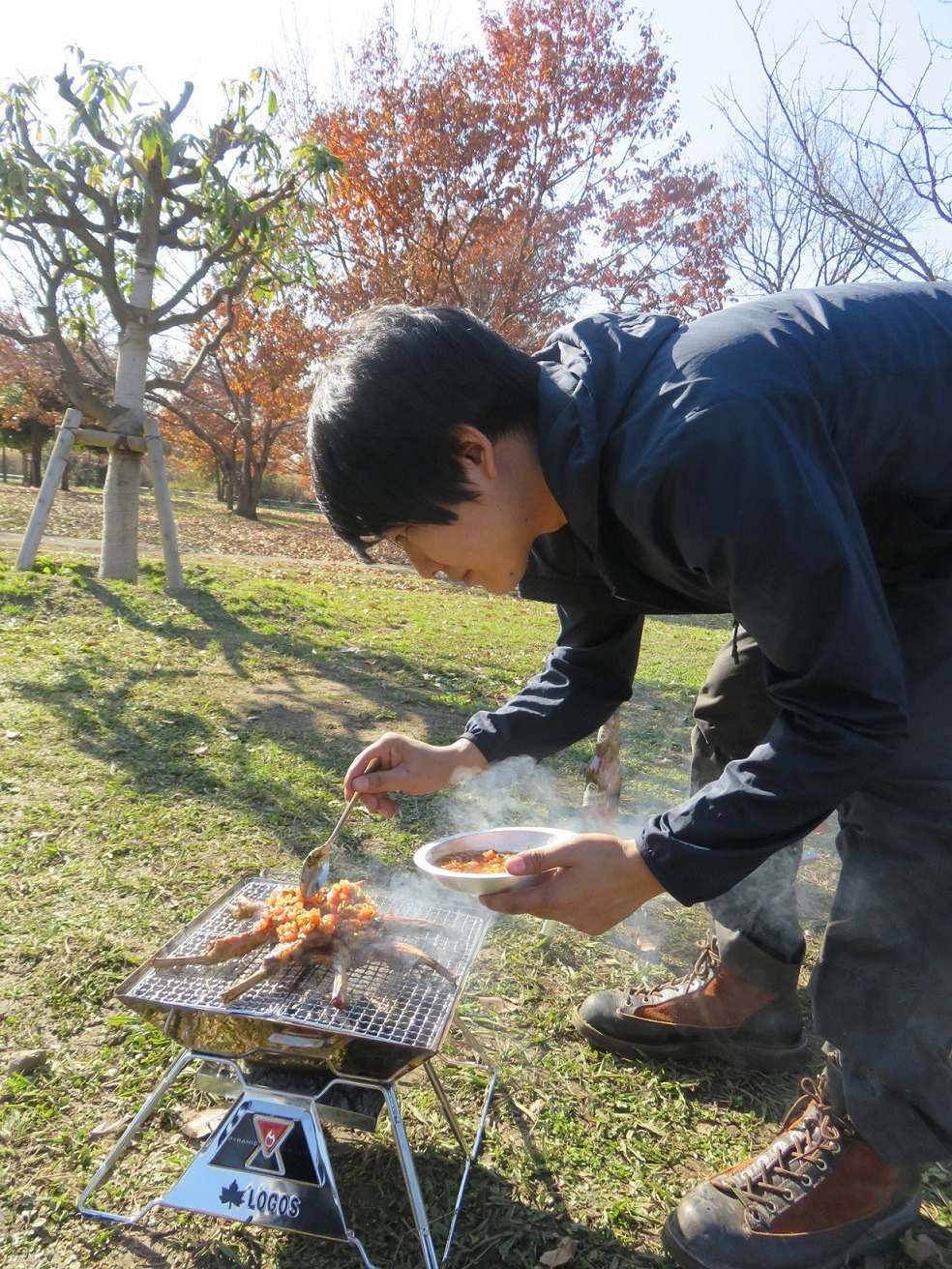 キャンプを楽しむうしろシティ阿諏訪。