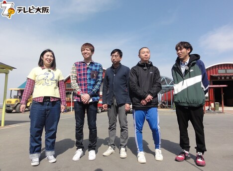 左から紅しょうが・熊元プロレス、アインシュタイン河井、おいでやす小田、アキナ。