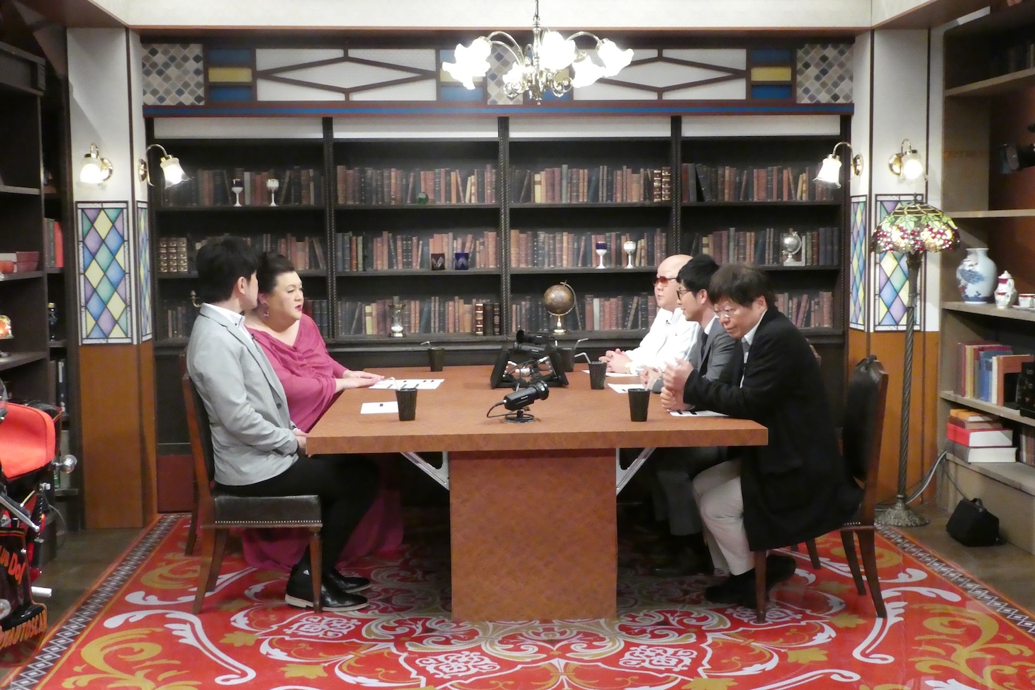 「仲村トオルが地井武男にワッパを掛けられた時代…とマツコ」のワンシーン。(c)日本テレビ