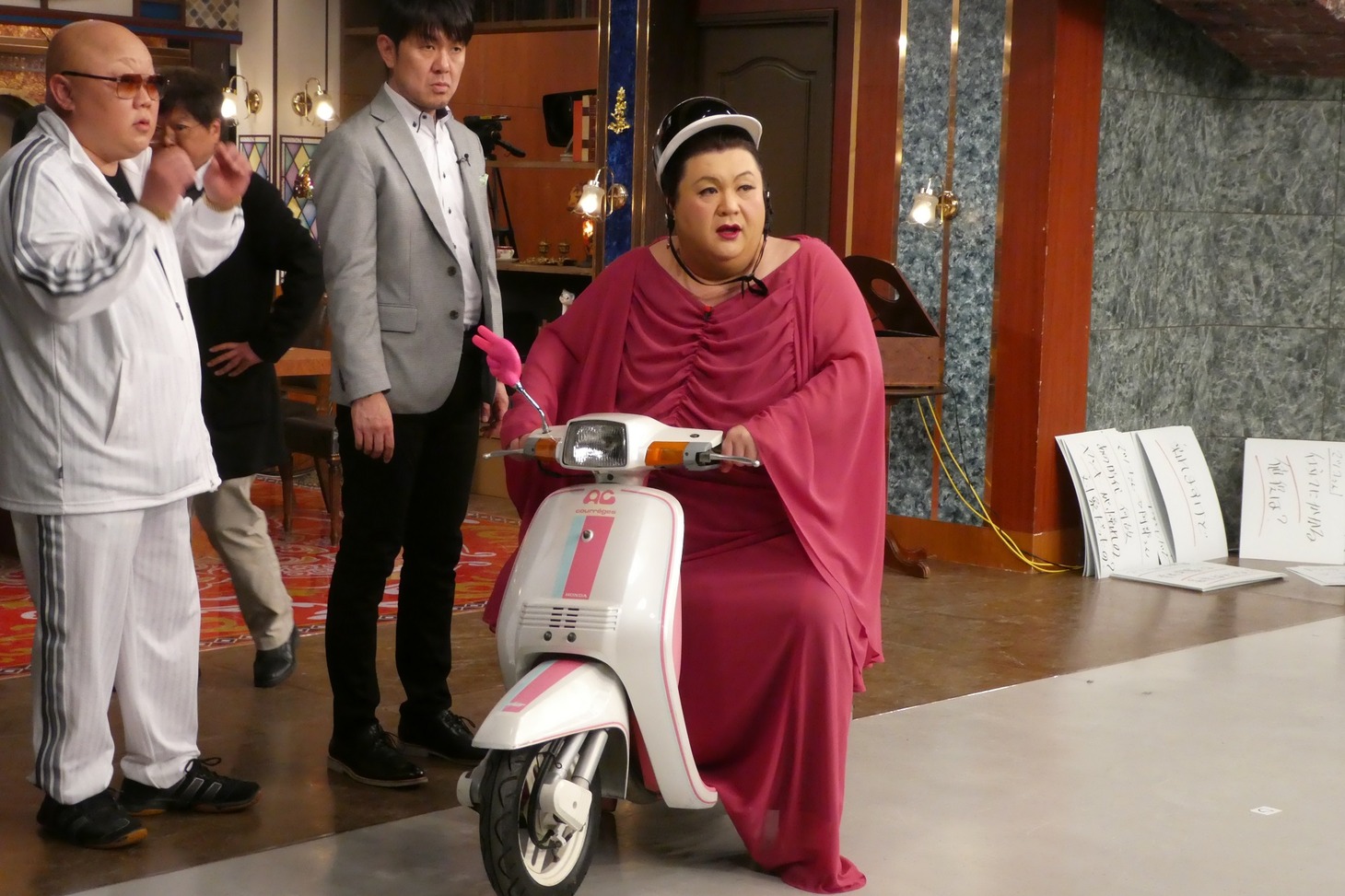 「仲村トオルが地井武男にワッパを掛けられた時代…とマツコ」のワンシーン。(c)日本テレビ