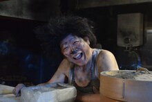 再現VTRに登場する笑福亭鶴瓶。(c)日本テレビ