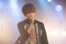 主人公のバンドメンバーでボーカル担当の柴田（金子大地辺）