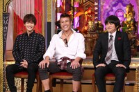 左から岩田剛典、新庄剛志、バカリズム。(c)日本テレビ