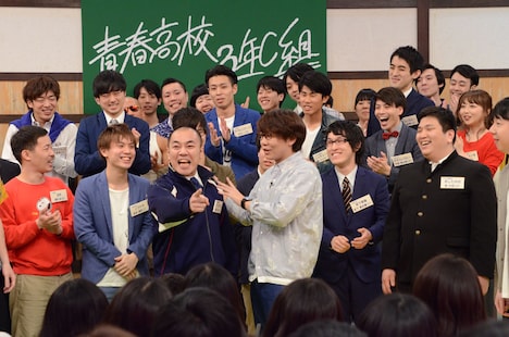 生配信された通しレギュラーオーディションの様子。