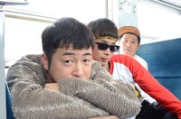 和牛・水田、バイク川崎バイク、守谷日和（左から）。