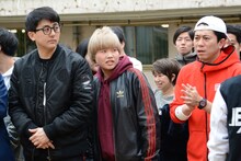 「吉本坂46」メンバーオーディションの1次書類審査発表の様子。