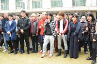 「吉本坂46」メンバーオーディションの1次書類審査発表の様子。