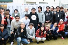 「吉本坂46」メンバーオーディションの1次書類審査発表の様子。