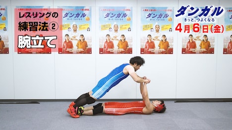 アマレス兄弟が出演する動画のワンシーン。