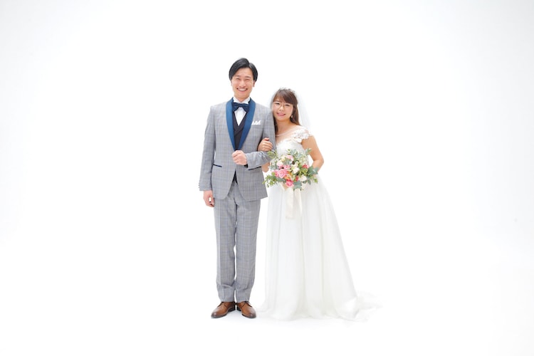 相席スタートがウエディング姿でツーショット お笑いナタリー
