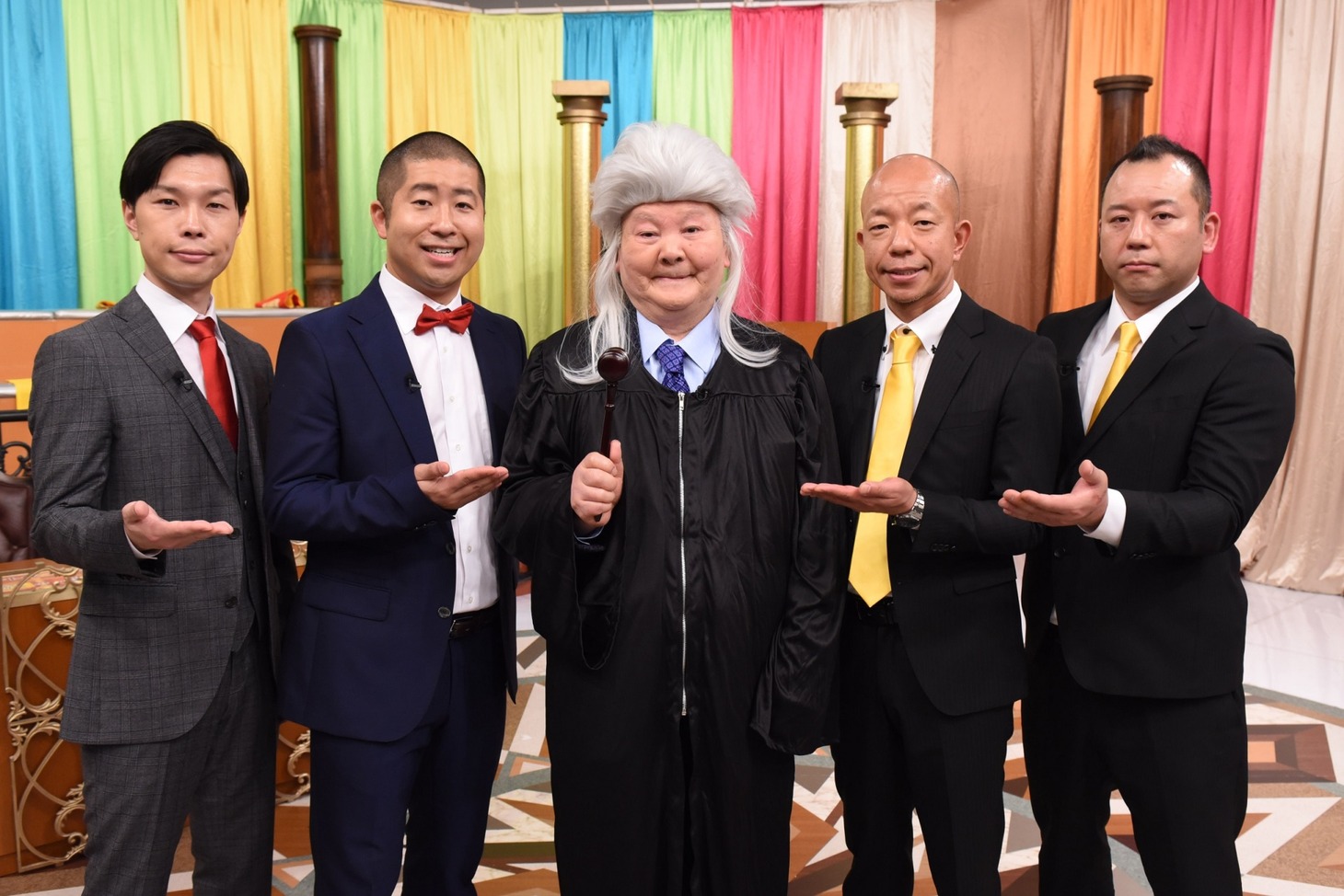 （左から）ハライチ、加藤一二三、バイきんぐ。(c)中京テレビ