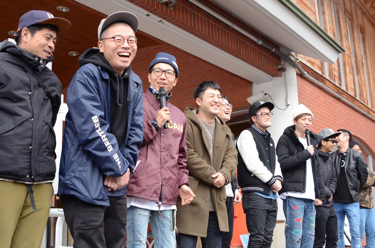 アキナ牛シュタインがファンをお見送り 山名 家に帰るまでが南無阿弥 イベントレポート 写真29枚 お笑いナタリー