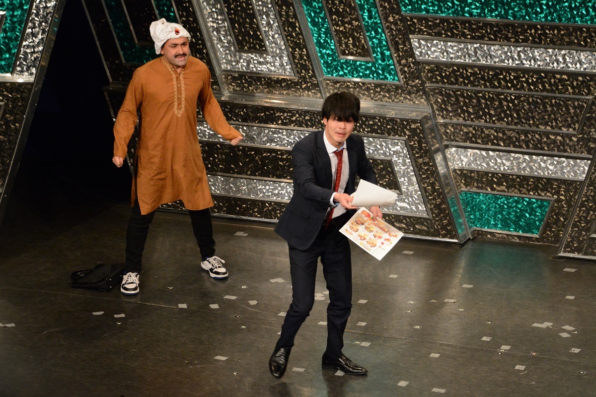 デニス