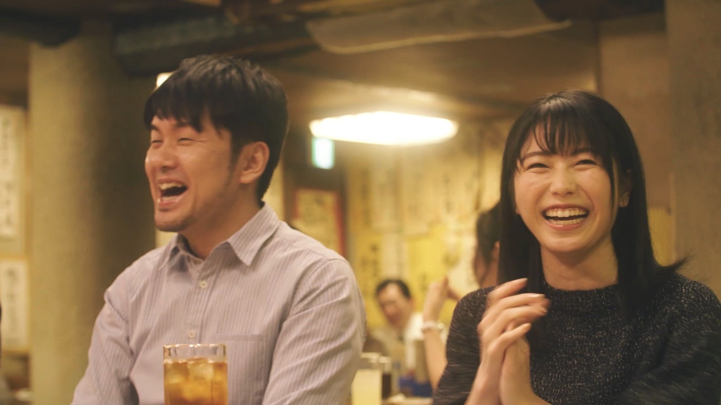 （左から）土田晃之、横山由依。