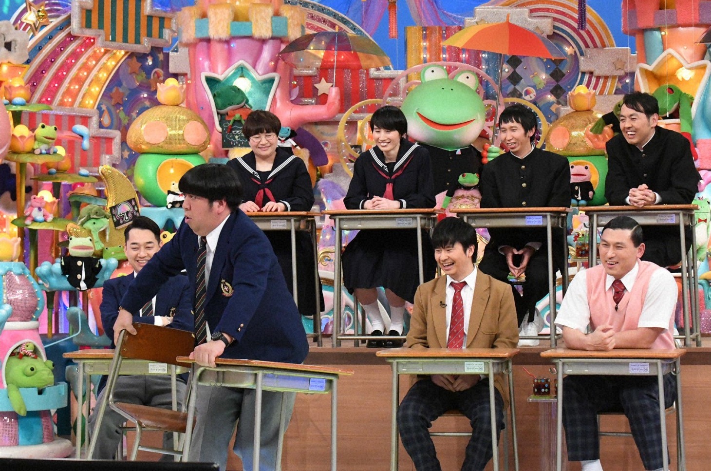 「アメトーーク！」の「コンビ芸人ホームルーム」のワンシーン。(c)テレビ朝日