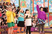 （左から）ガンバレルーヤまひる、ニッチェ、メイプル超合金・安藤なつ。(c)フジテレビ