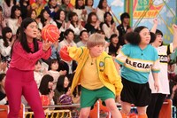 （左から）ガンバレルーヤ、ニッチェ。(c)フジテレビ