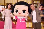 「チコちゃんに叱られる！」に出演するナインティナイン岡村（右）、塚原愛NHKアナウンサー（左）とチコちゃん。