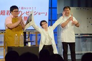 「目指せ！語ルシス 若手プレゼンショー」で優勝した瞬間のおパンプキン・おりいかえで。