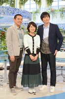 左から博多華丸、近江友里恵アナウンサー、博多大吉。