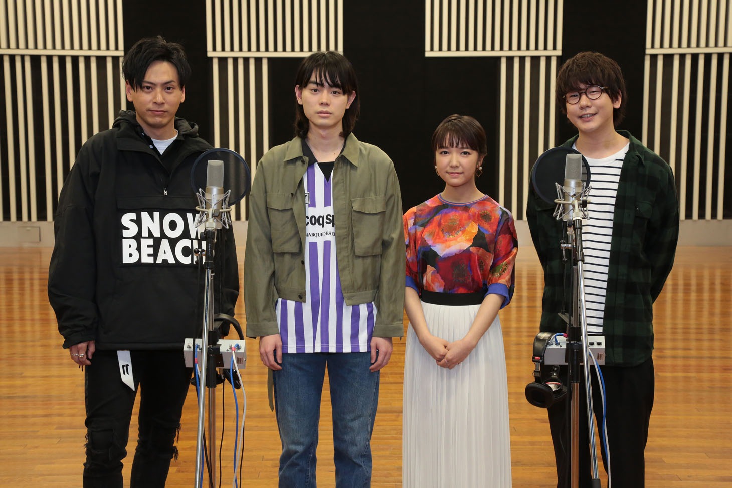 「明るい夜に出かけて」に出演する（左から）山下健二郎、菅田将暉、上白石萌音、花江夏樹。
